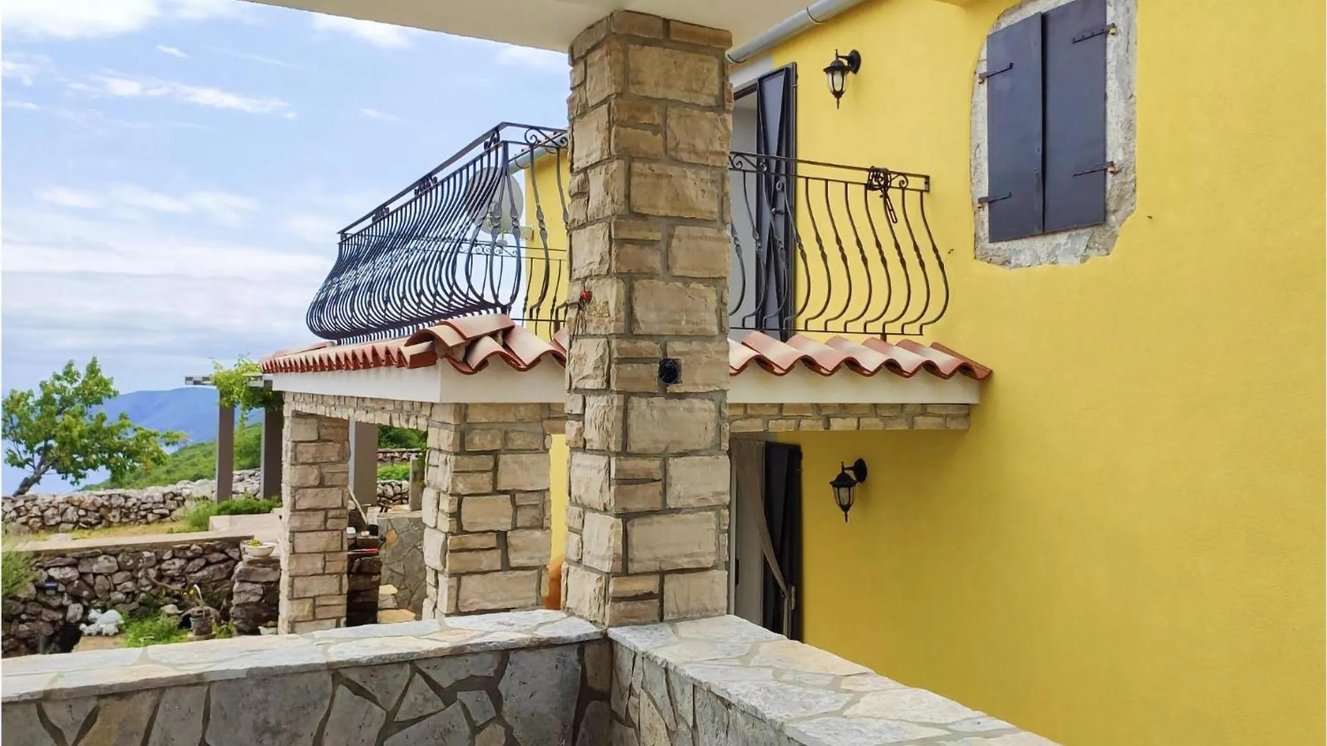 Nice Home In Cres With House Sea View Holiday home