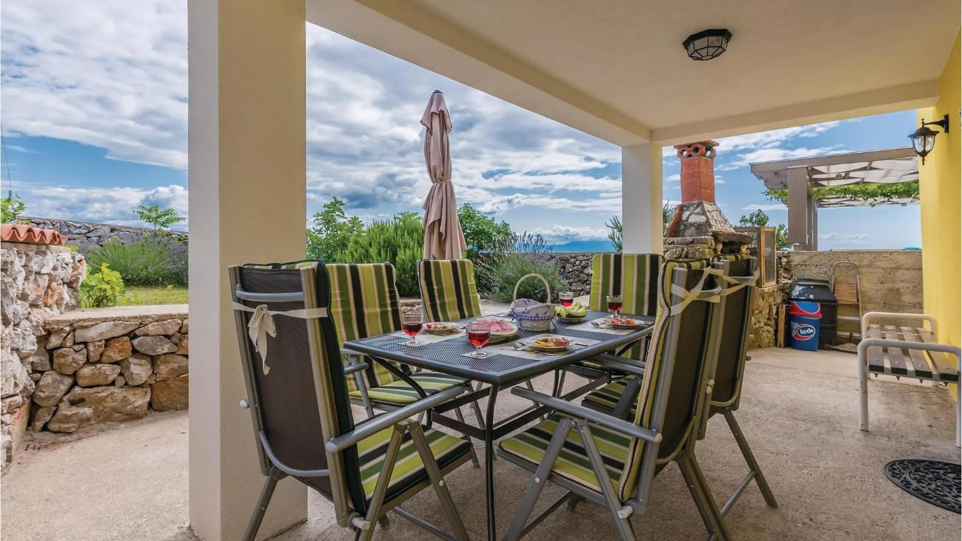 Holiday home Nice Home In Cres With House Sea View